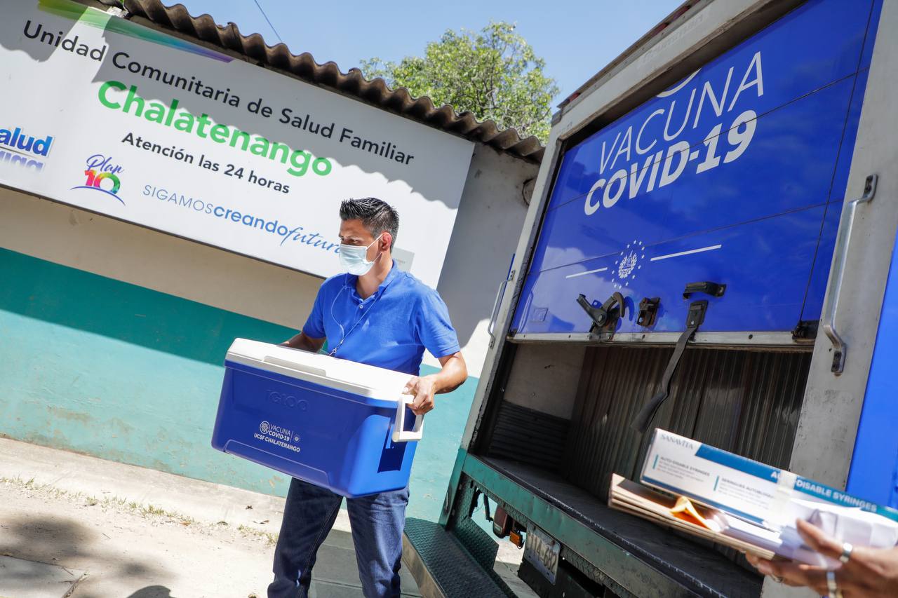 unidad-comunitaria-de-chalatenango-recibe-cargamento-de-vacunas-anti-covid19